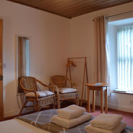 Troedyrhiw Bed & Breakfast คาร์ดิแกน ภายนอก รูปภาพ